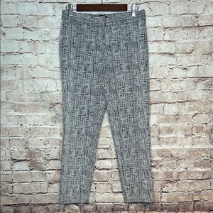 Amanda & Chelsea Woven Pattern Pants Black and White Cropped Size 6